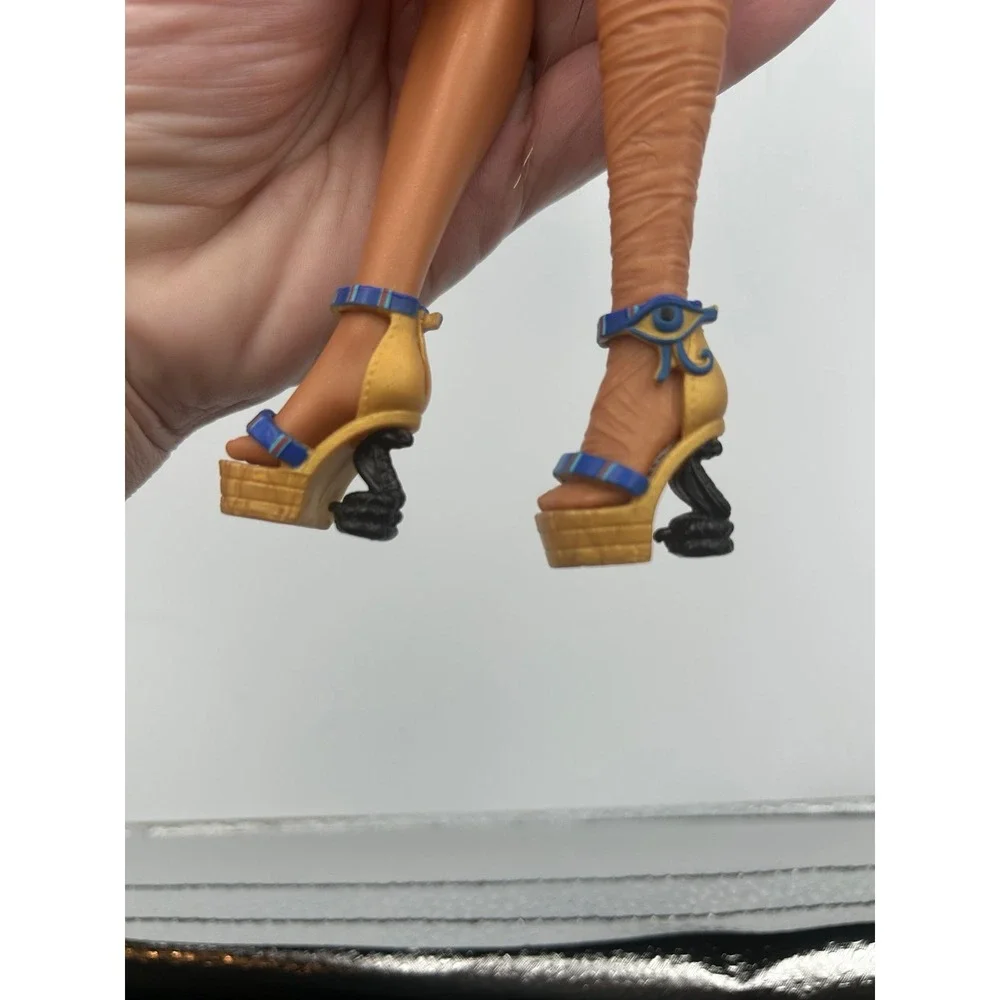 Monster High Monster Ball Cleo De Nile fashion doll